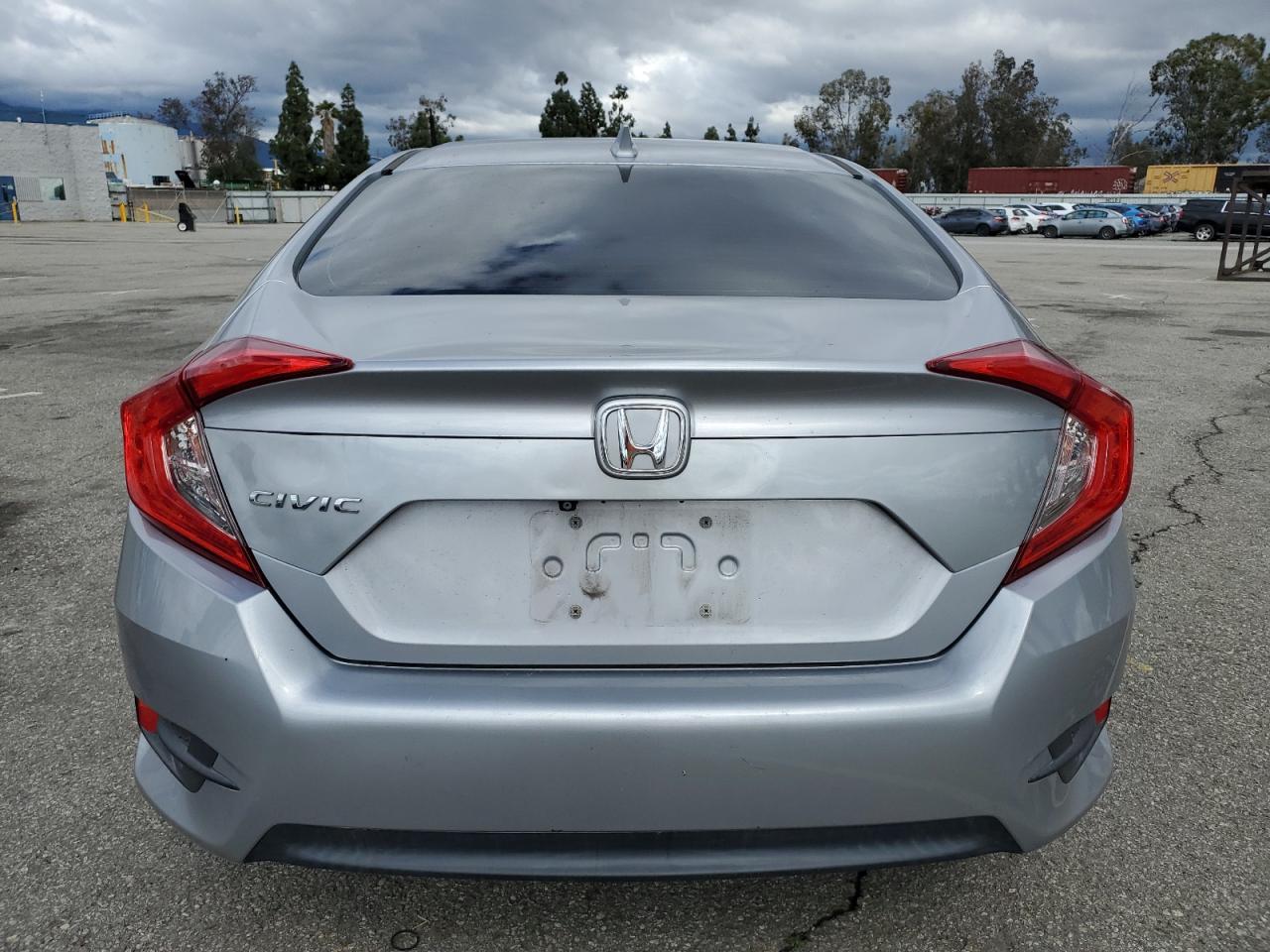 2018 Honda Civic - Image 6