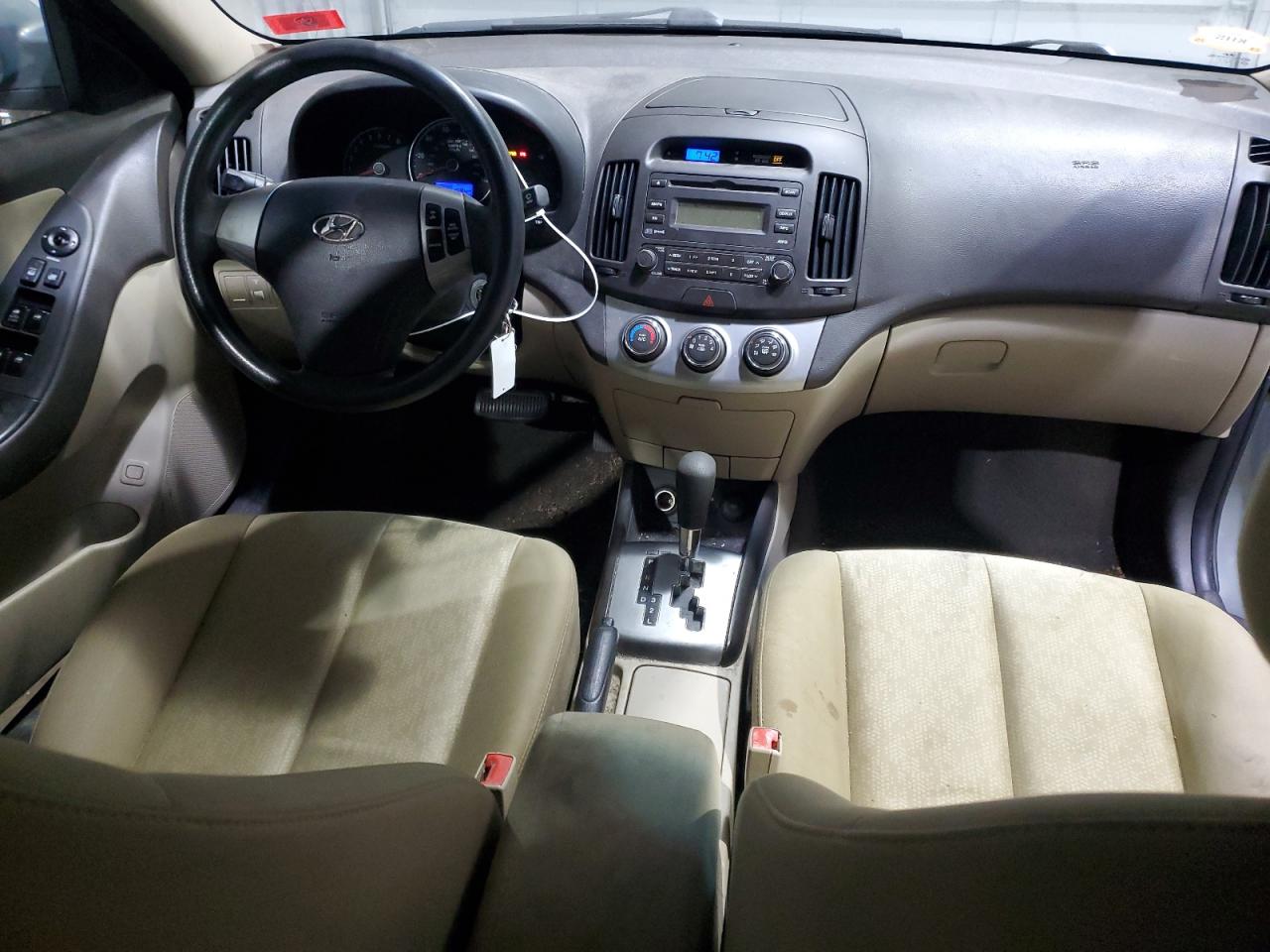 2010 Hyundai Elantra - Image 8