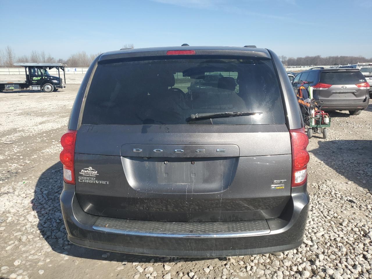 2018 Dodge Caravan - Image 6