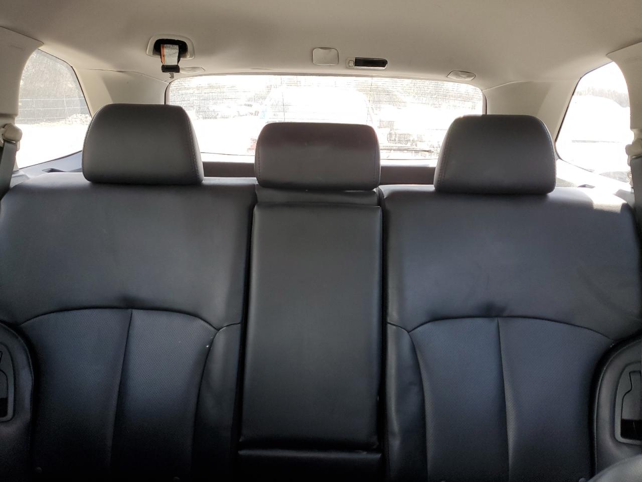 2013 Subaru Outback - Image 10