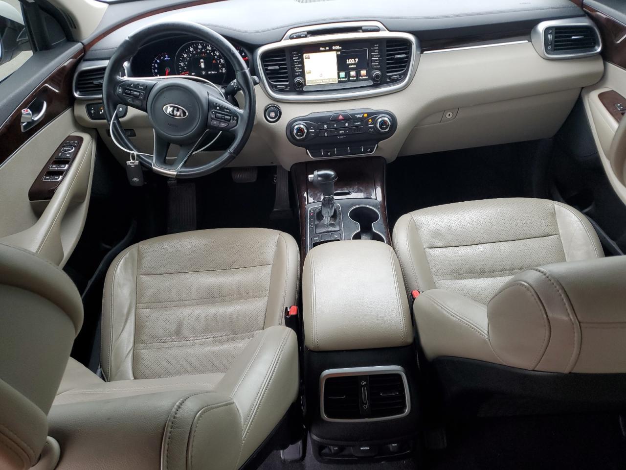 2016 Kia Sorento - Image 8