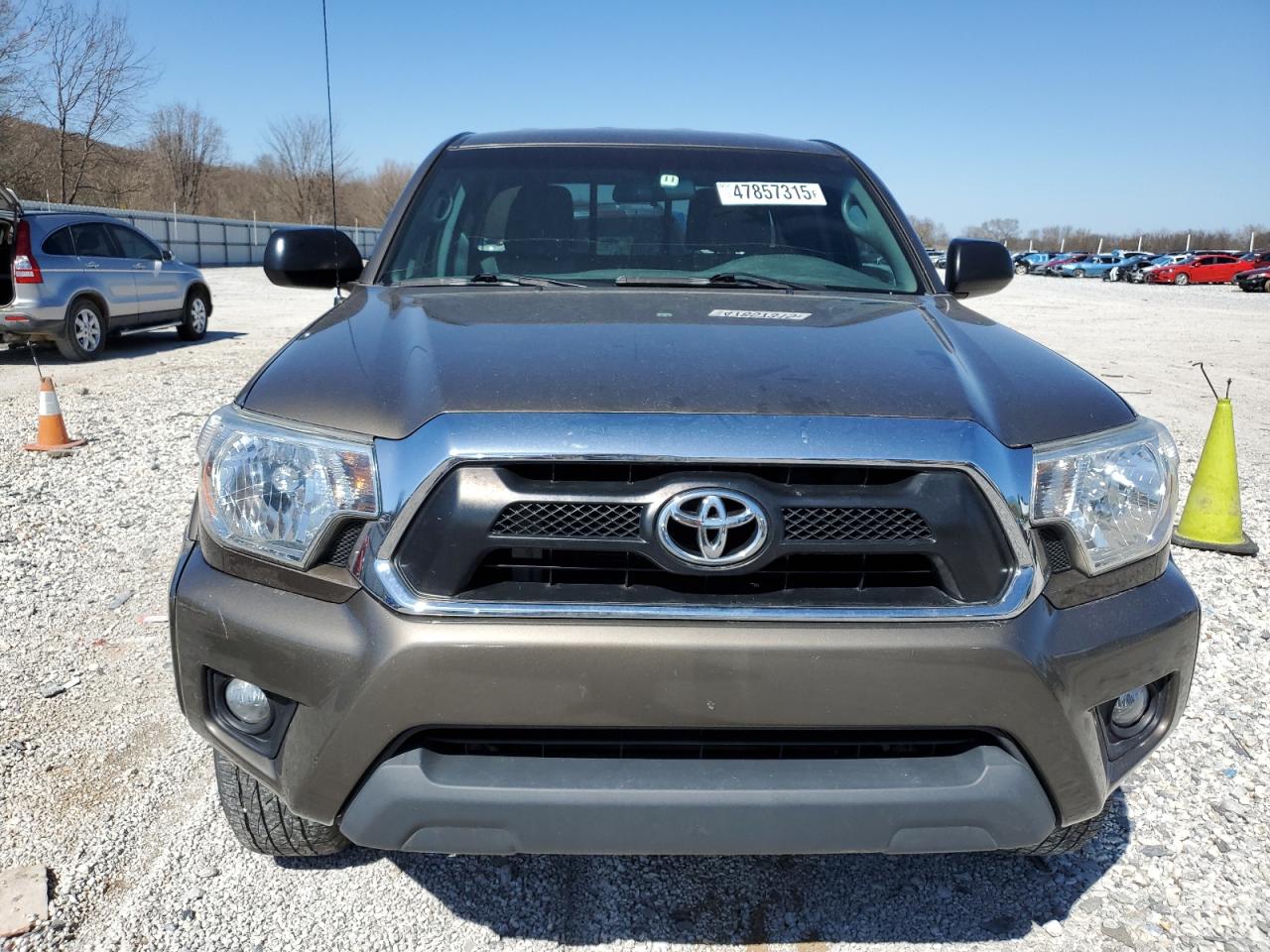 2015 Toyota Tacoma - Image 5