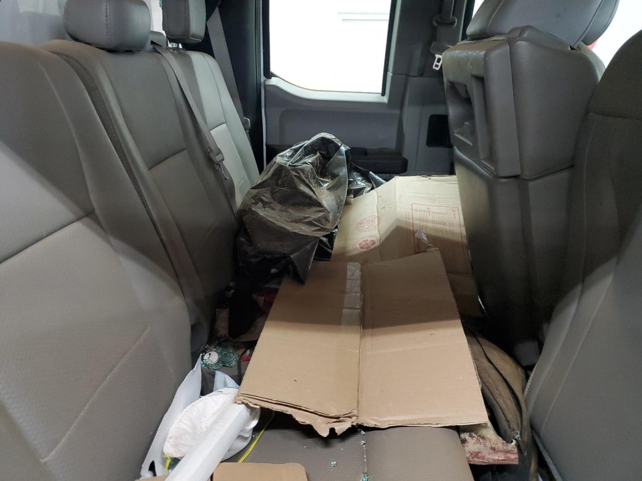 2015 Ford F-150 - Image 10