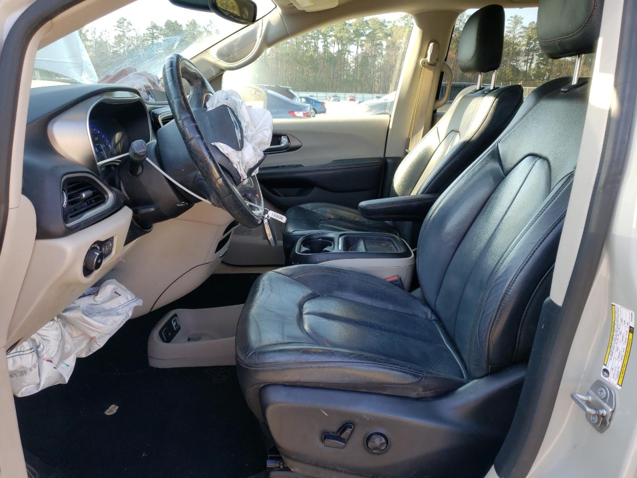 2020 Chrysler Pacifica - Image 7
