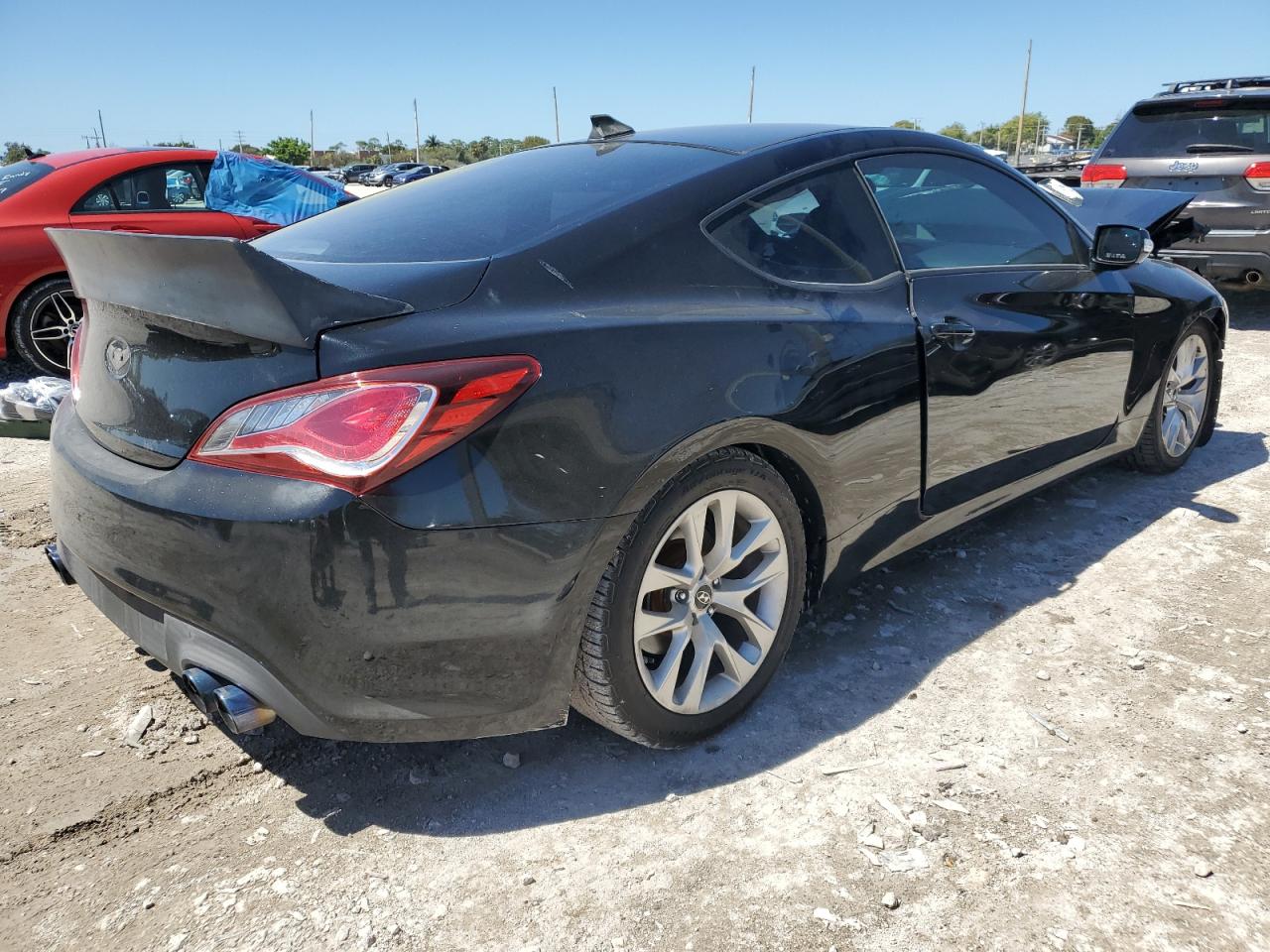 2016 Hyundai Genesis - Image 3