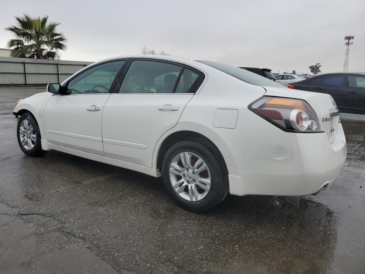 2011 Nissan Altima - Image 2