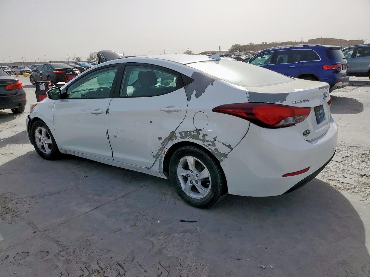 2015 Hyundai Elantra - Image 2