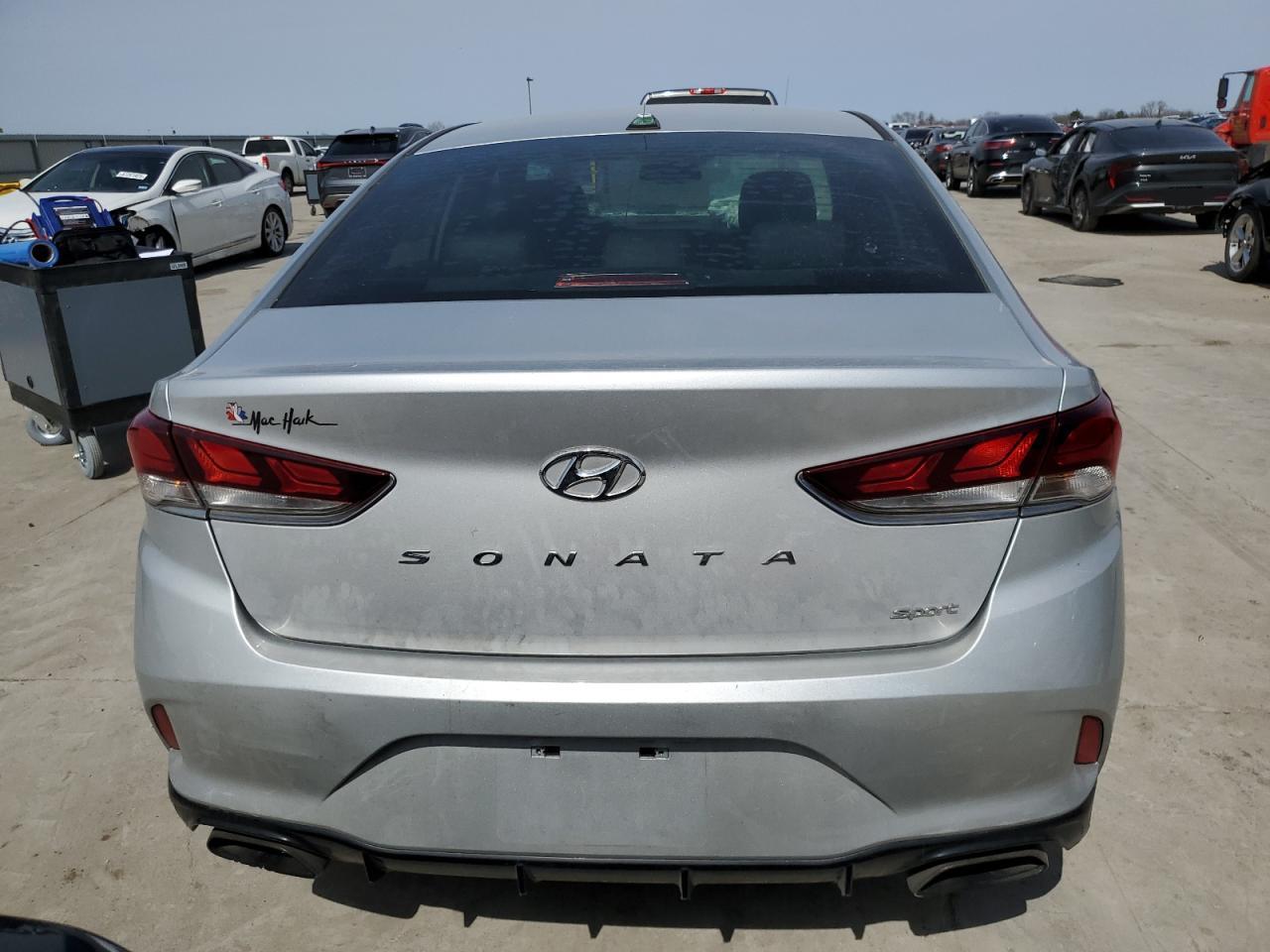 2018 Hyundai Sonata - Image 6