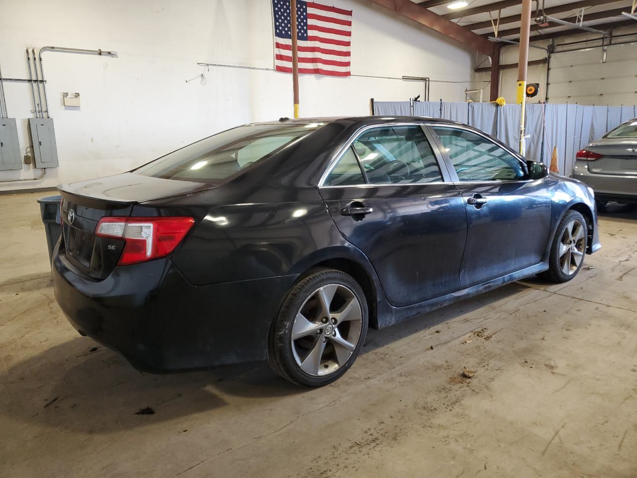 2014 Toyota Camry - Image 3