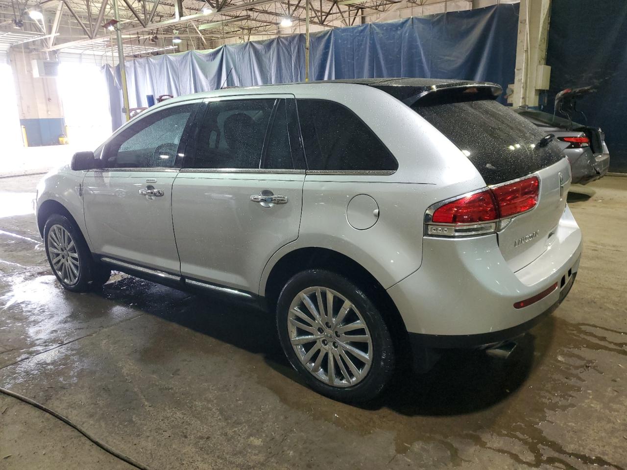 2015 Lincoln MKX - Image 2
