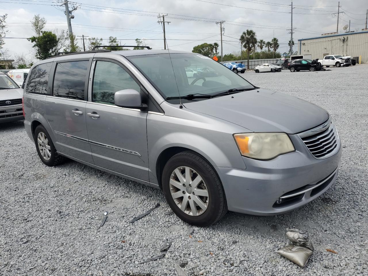 2014 Chrysler Town & Country - Image 4