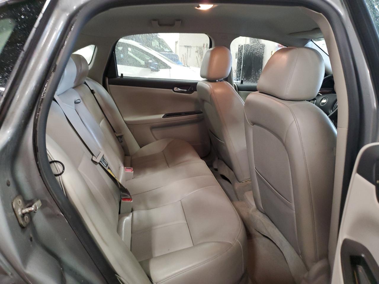 2007 Chevrolet Impala - Image 10