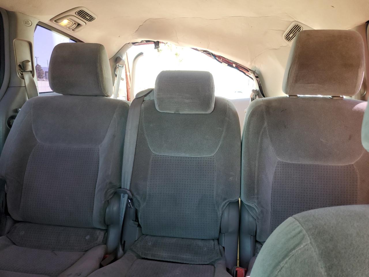 2010 Toyota Sienna - Image 10