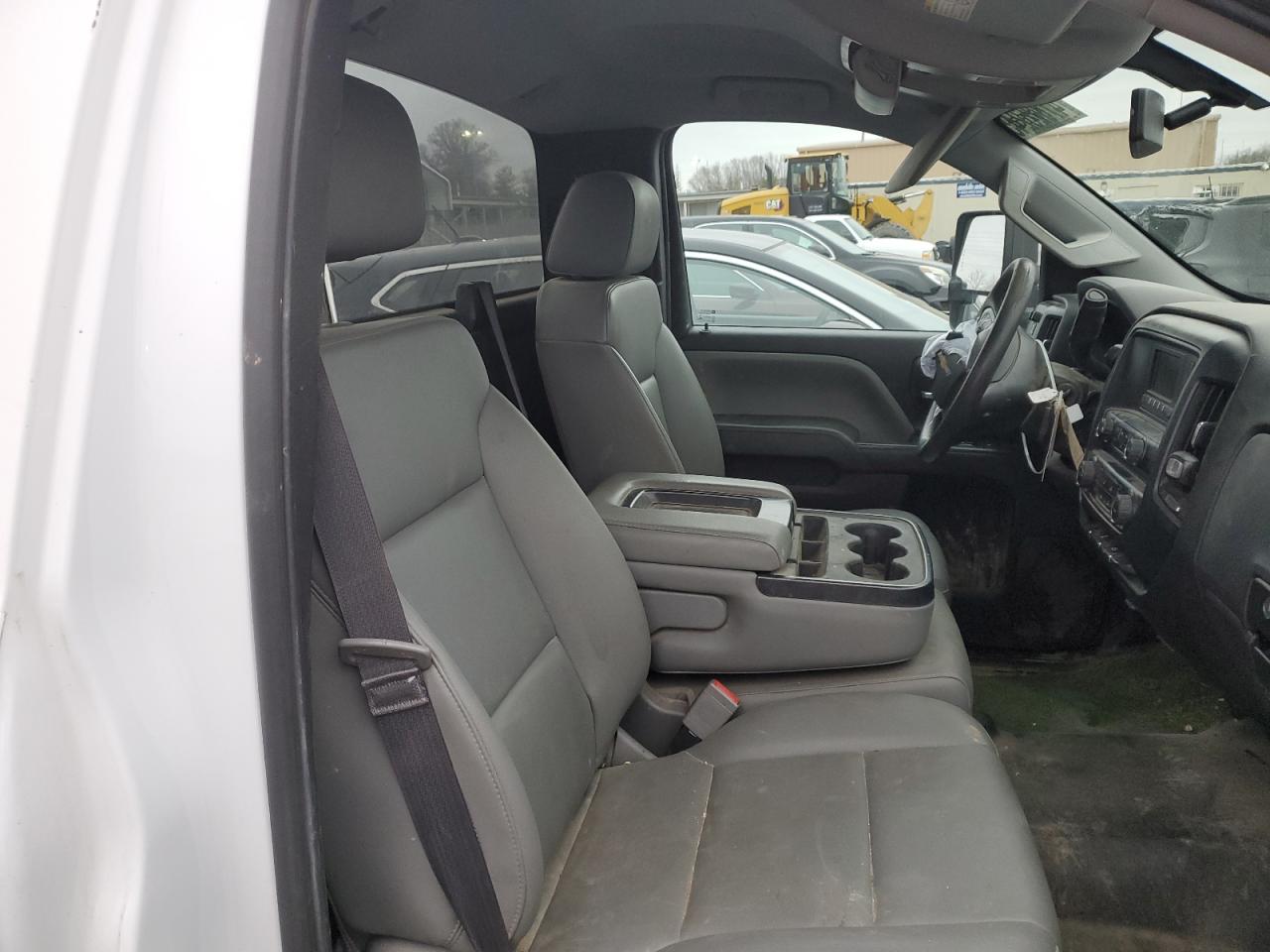 2017 Chevrolet Silverado - Image 10