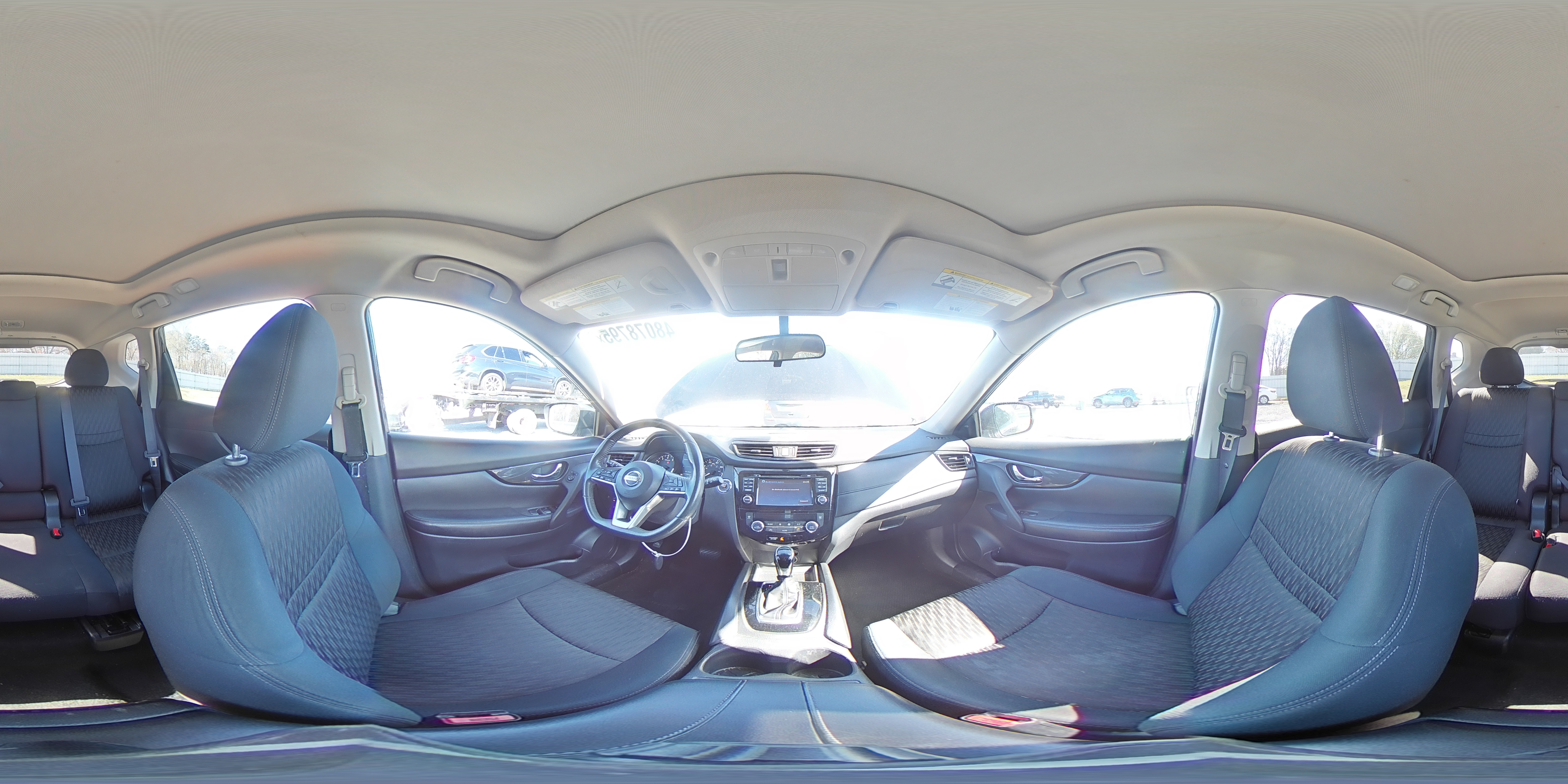 2017 Nissan Rogue - Image 14
