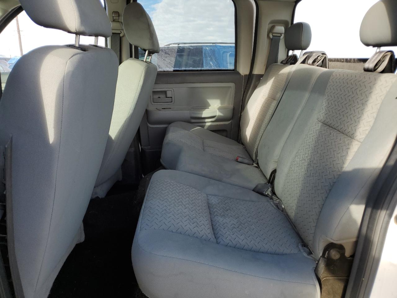 2009 Dodge Dakota - Image 10
