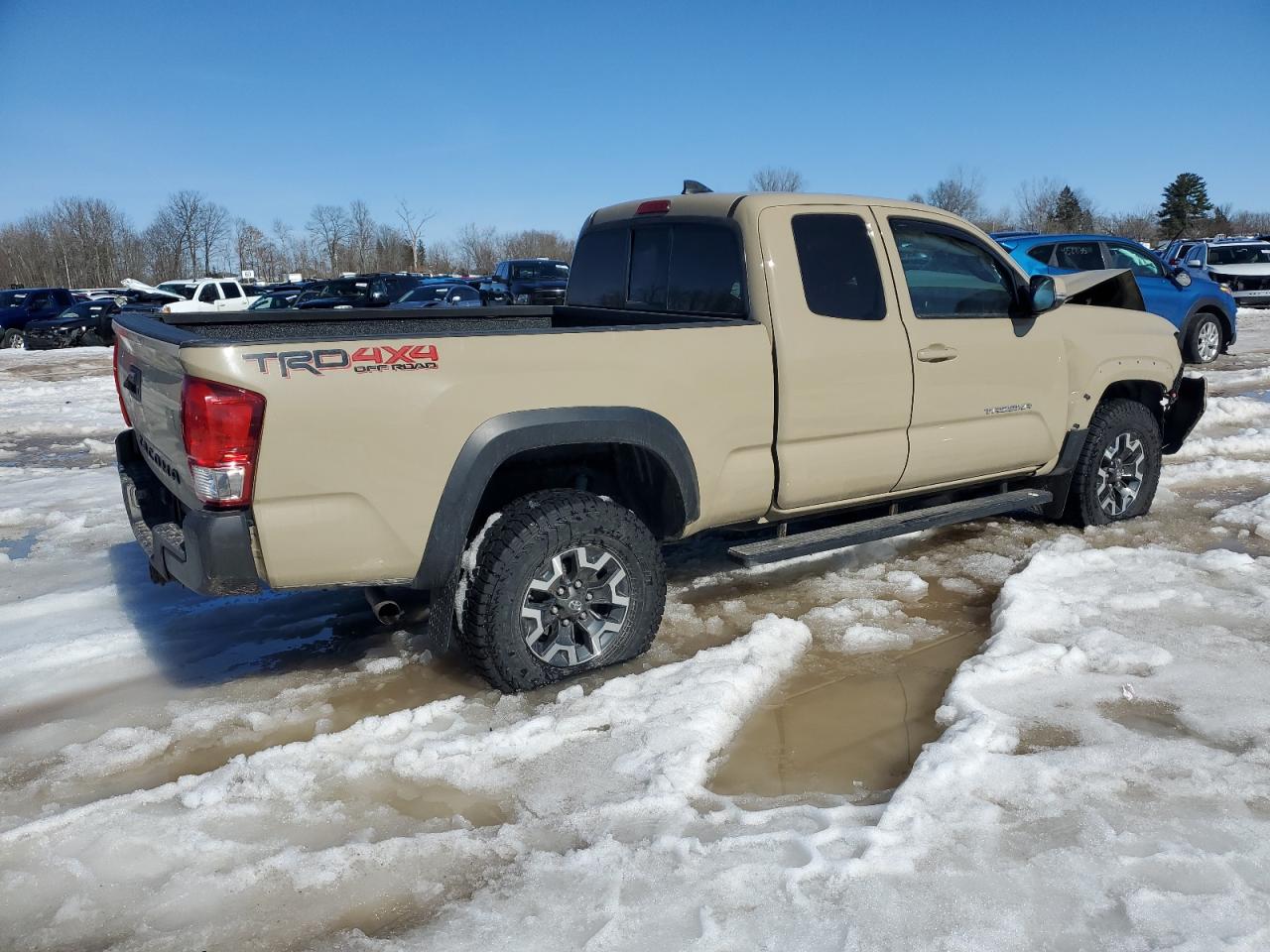 2016 Toyota Tacoma - Image 3