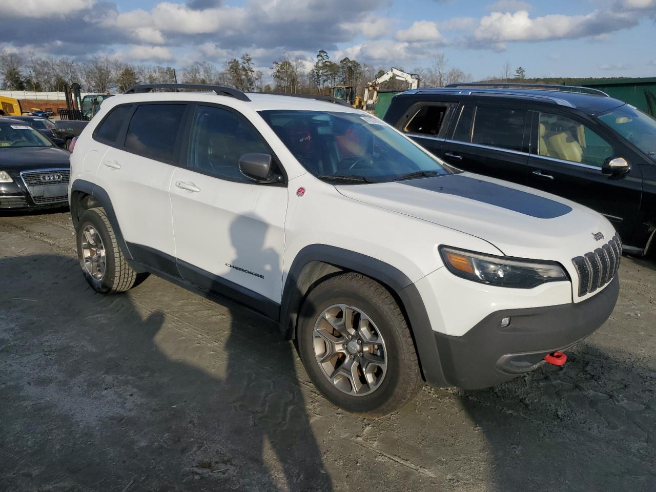 2020 Jeep Cherokee - Image 4