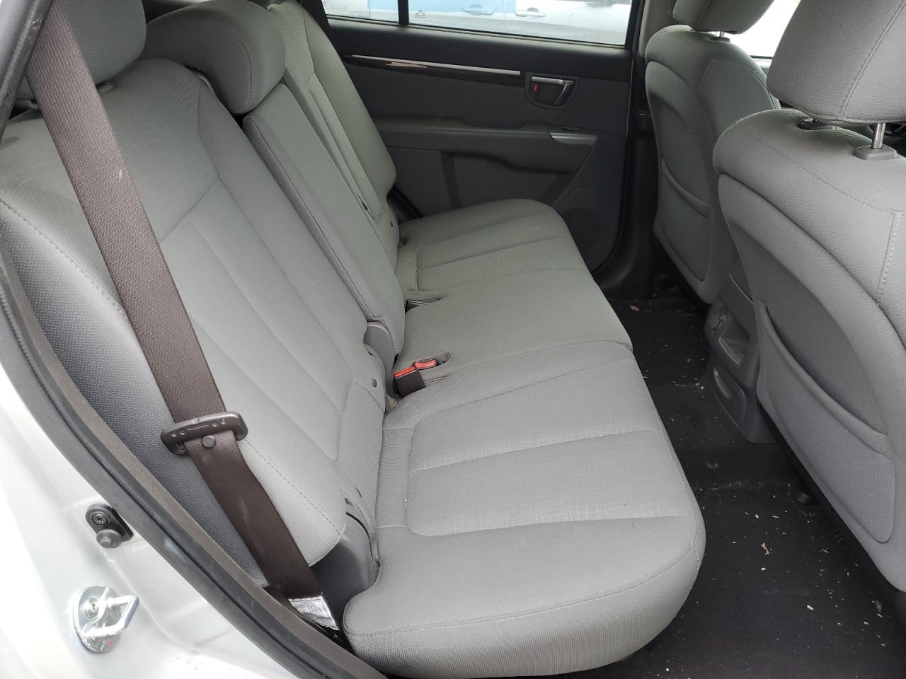2012 Hyundai Santa Fe - Image 12