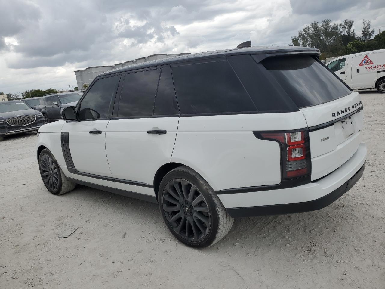 2017 Land Rover Range Rover - Image 2