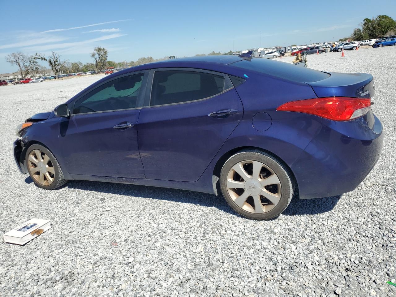 2013 Hyundai Elantra - Image 2