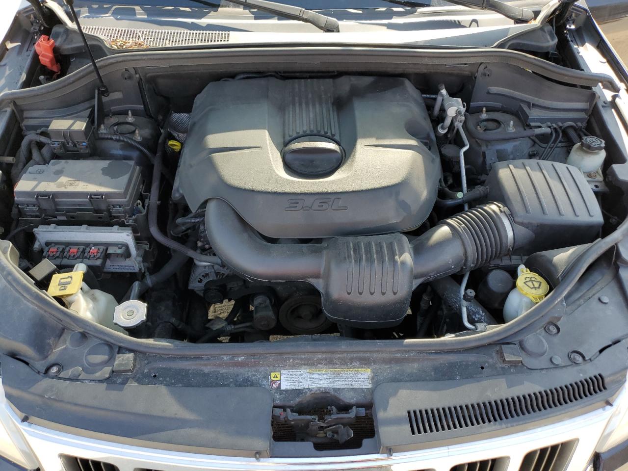 2011 Jeep Grand Cherokee - Image 11