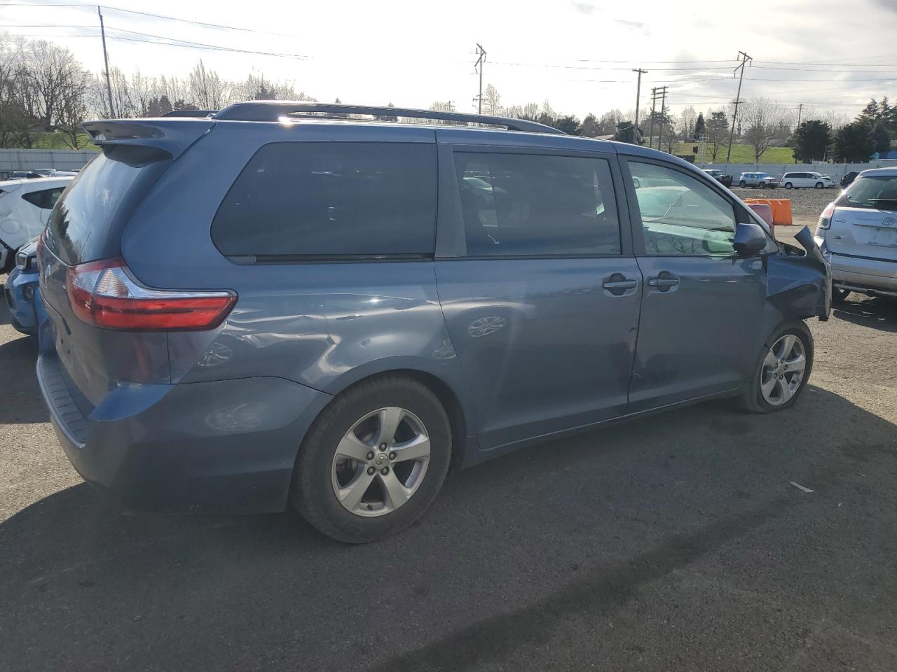 2015 Toyota Sienna - Image 3