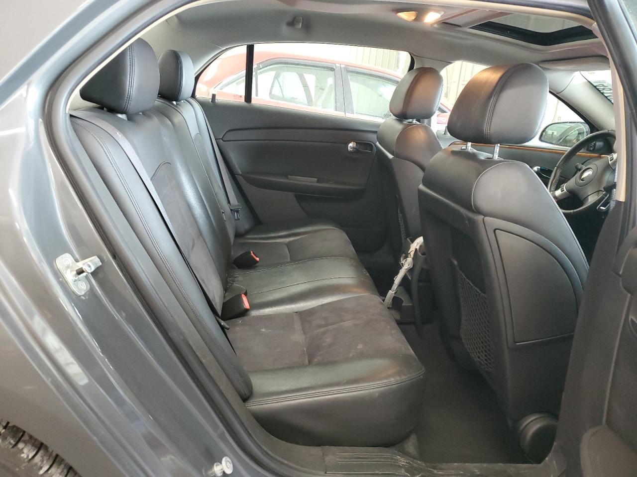 2009 Chevrolet Malibu - Image 10