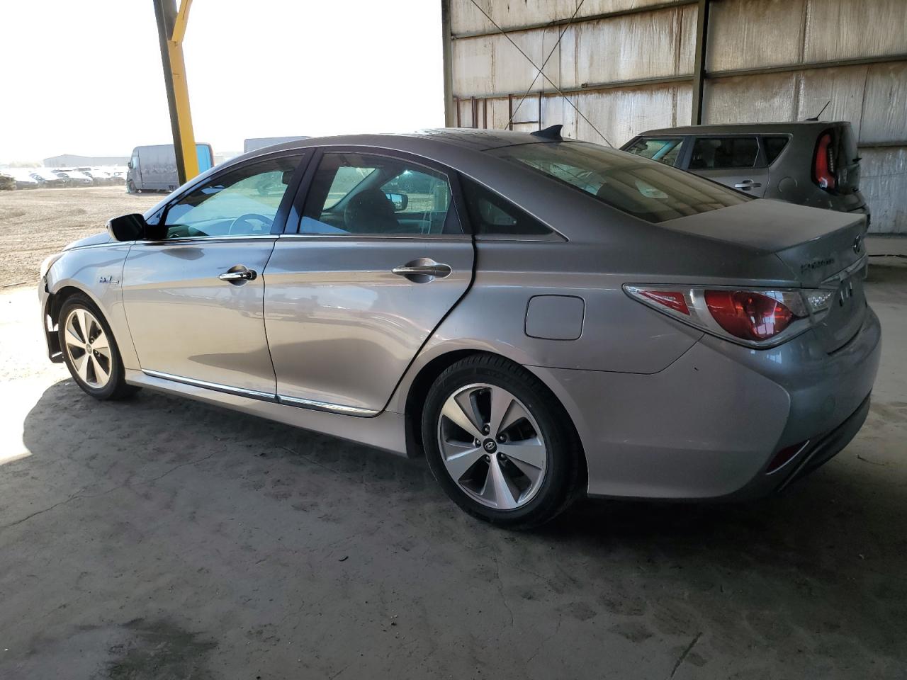 2012 Hyundai Sonata - Image 2