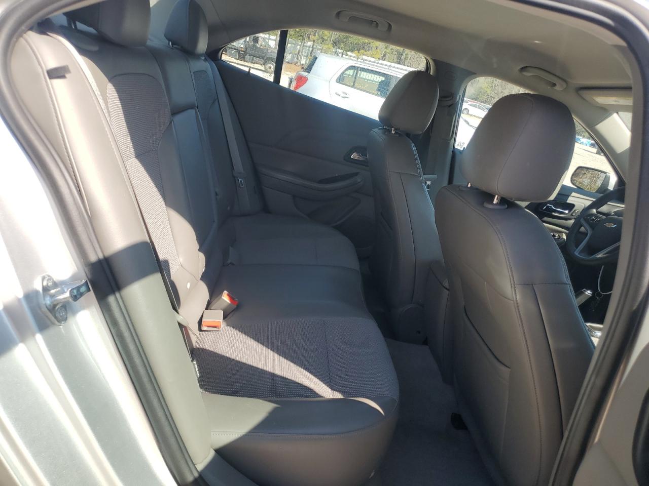 2015 Chevrolet Malibu - Image 10