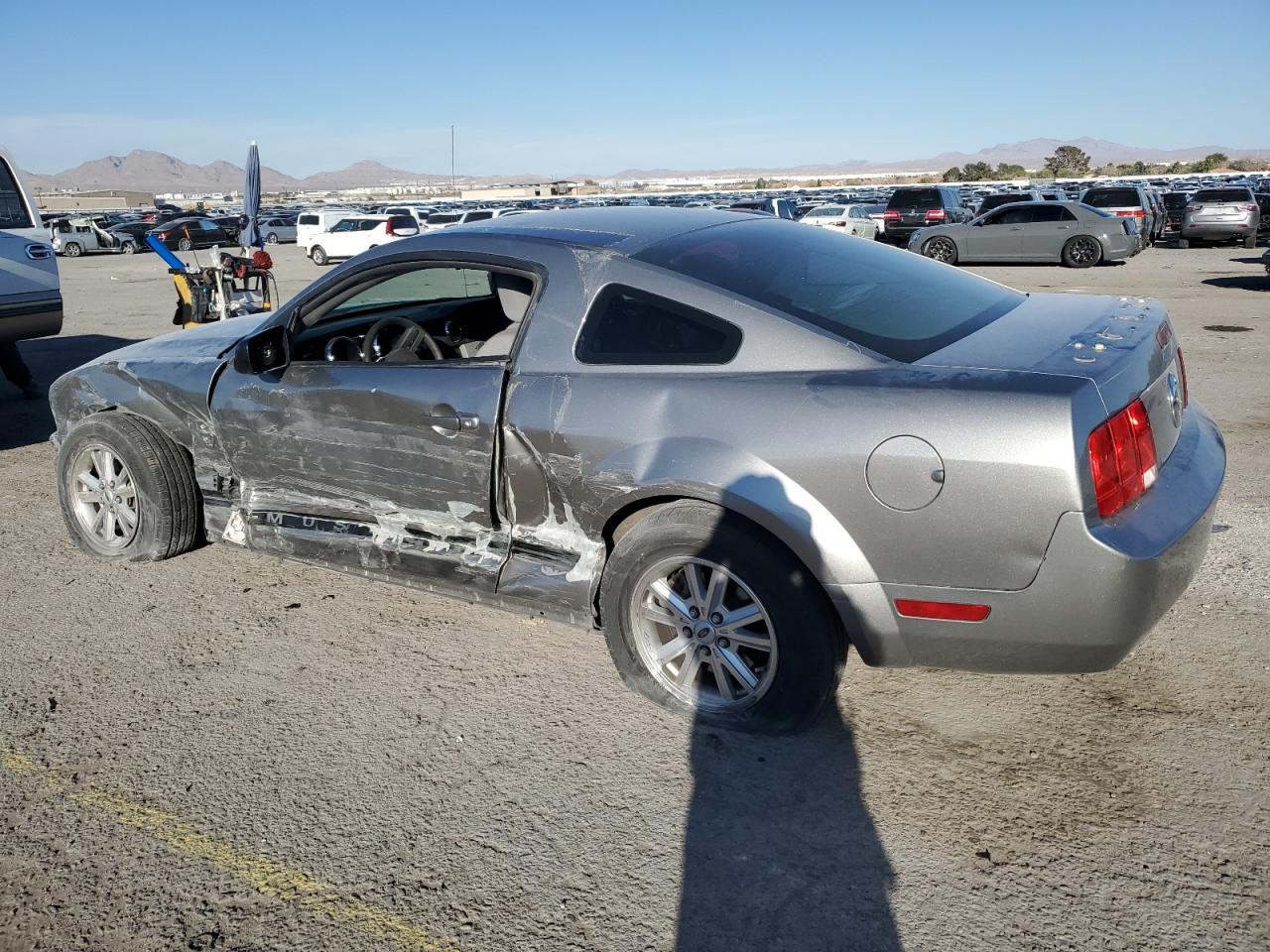 2009 Ford Mustang - Image 2