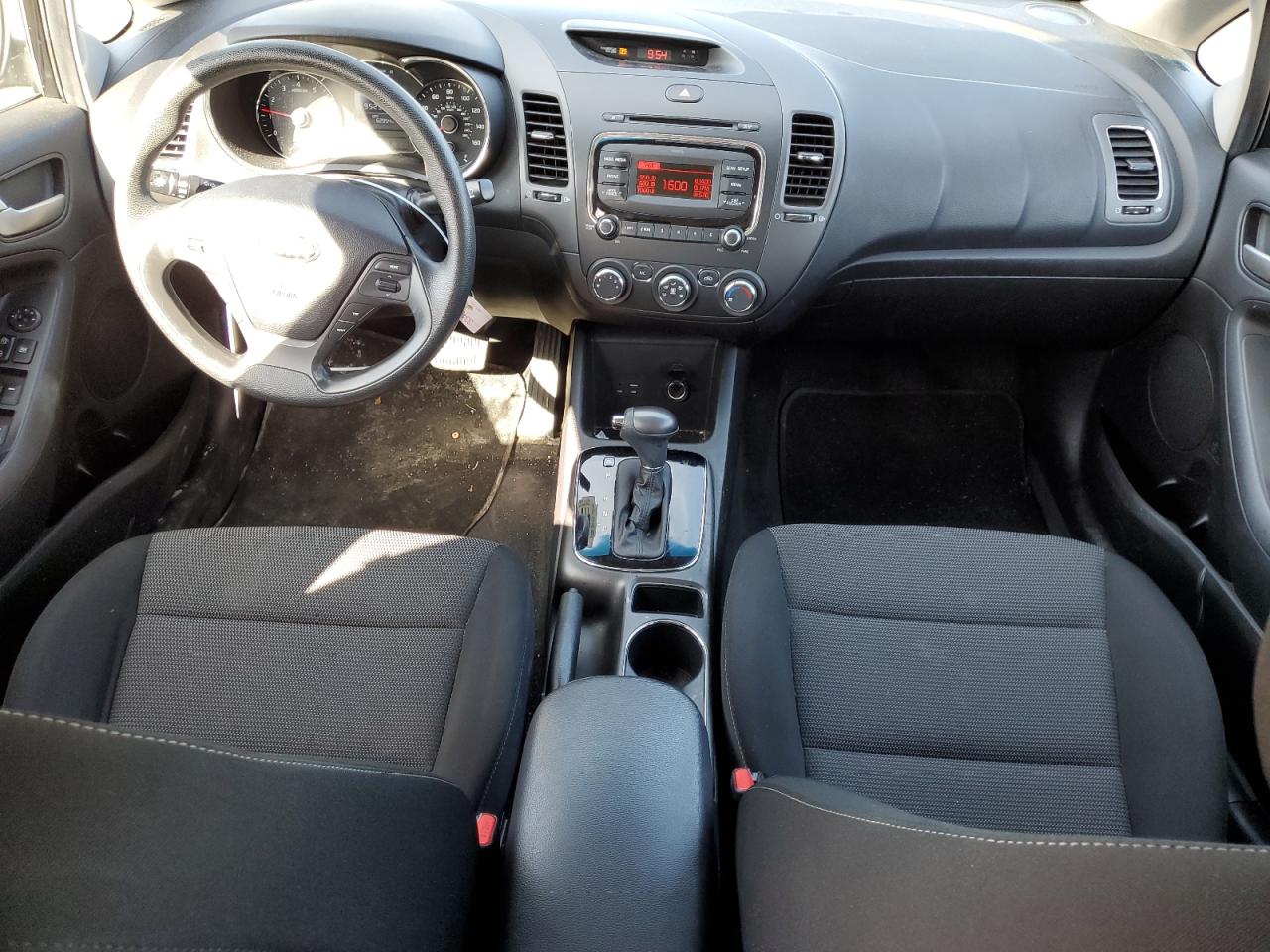 2017 Kia Forte - Image 8