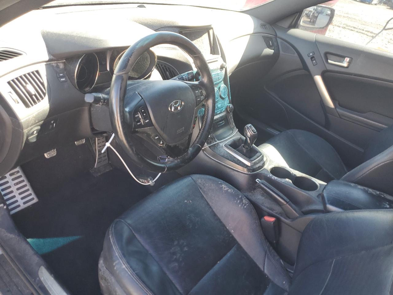 2014 Hyundai Genesis - Image 8