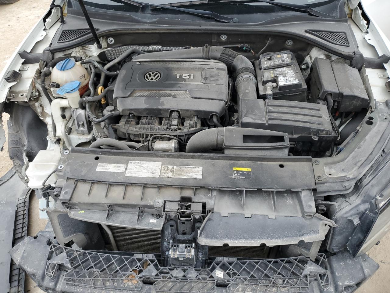 2016 Volkswagen Passat - Image 11