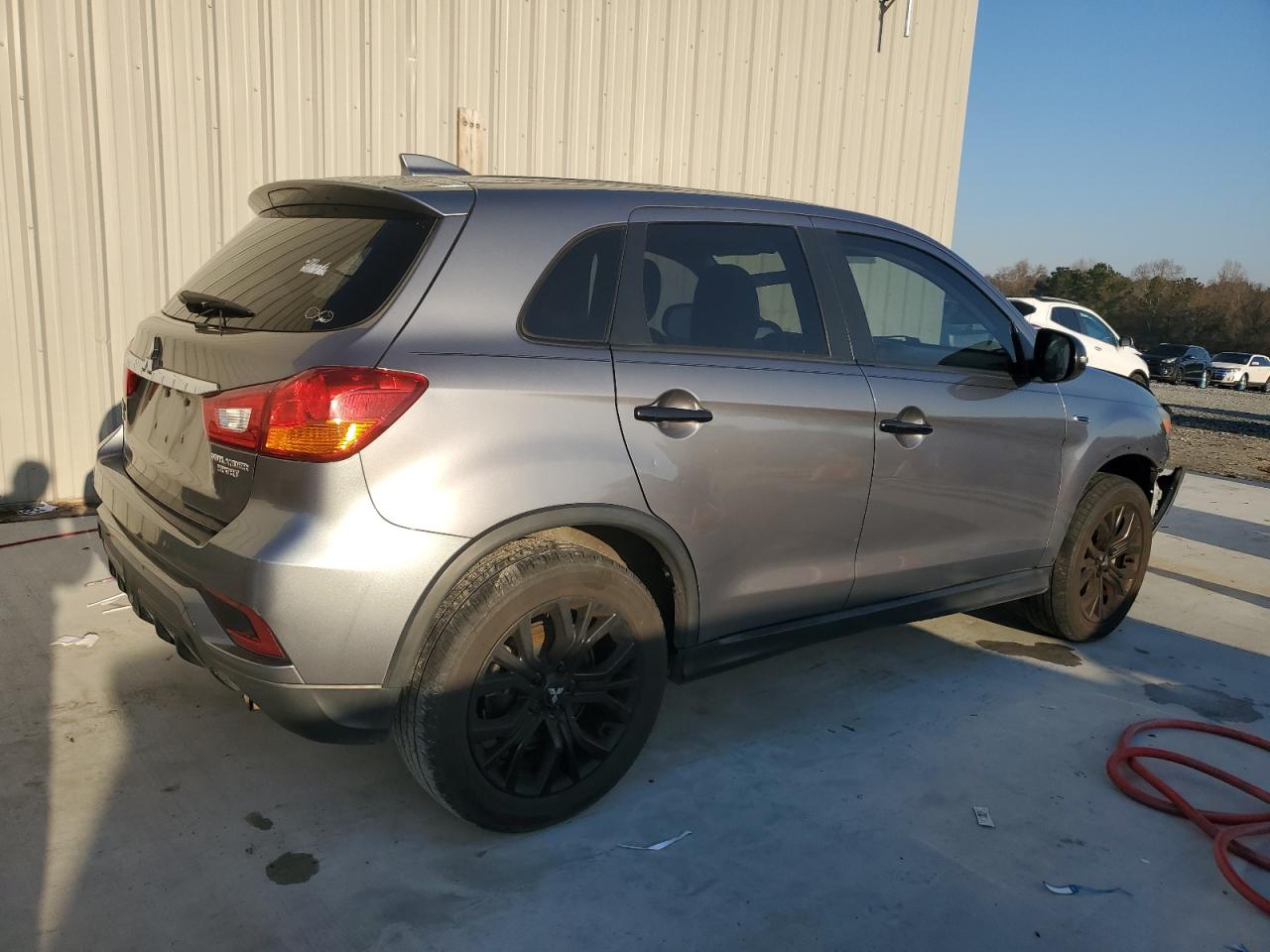 2019 Mitsubishi Outlander - Image 3