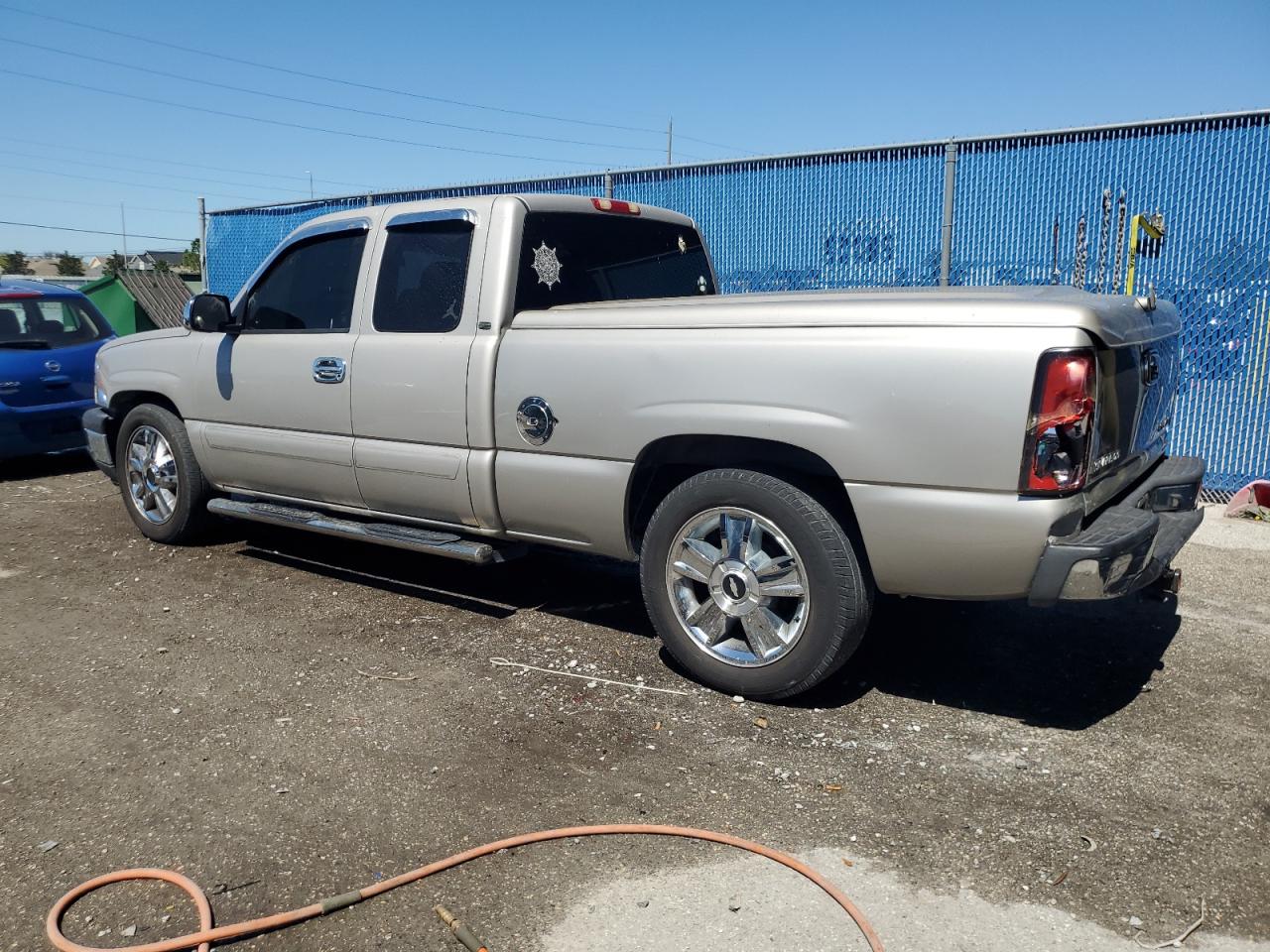2005 Chevrolet Silverado - Image 2