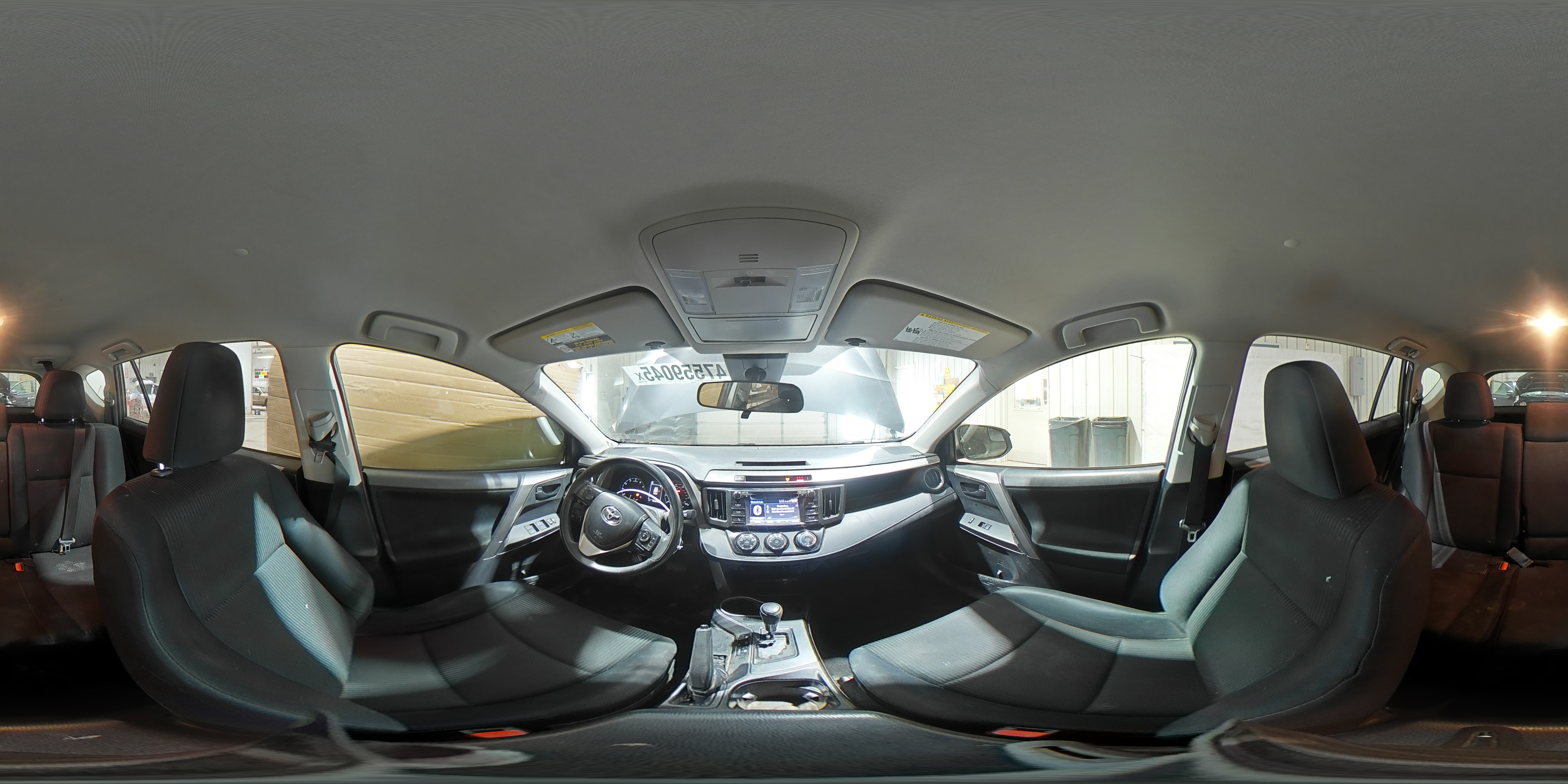 2017 Toyota RAV 4 - Image 16