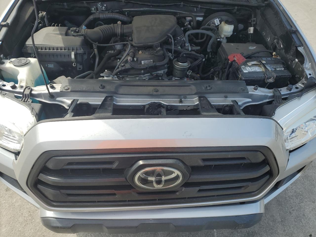 2019 Toyota Tacoma - Image 11