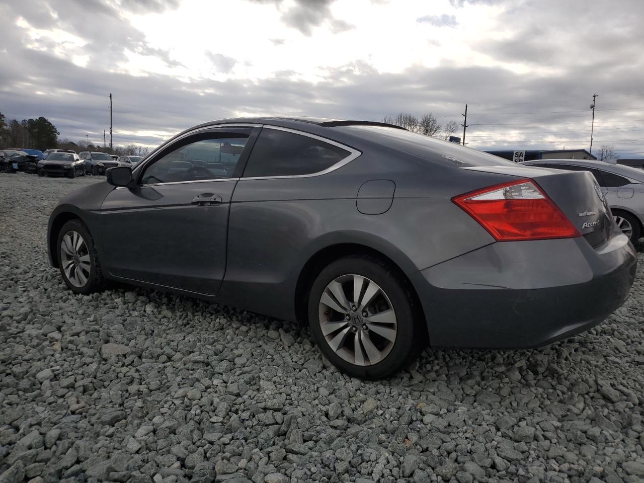 2009 Honda Accord - Image 2
