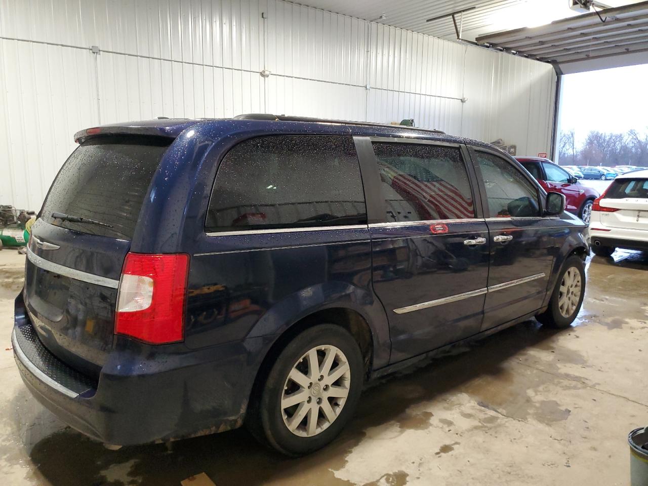 2012 Chrysler Town & Country - Image 3