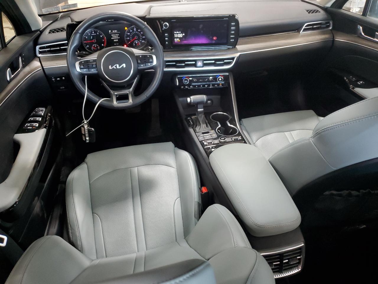 2024 Kia K5 - Image 8