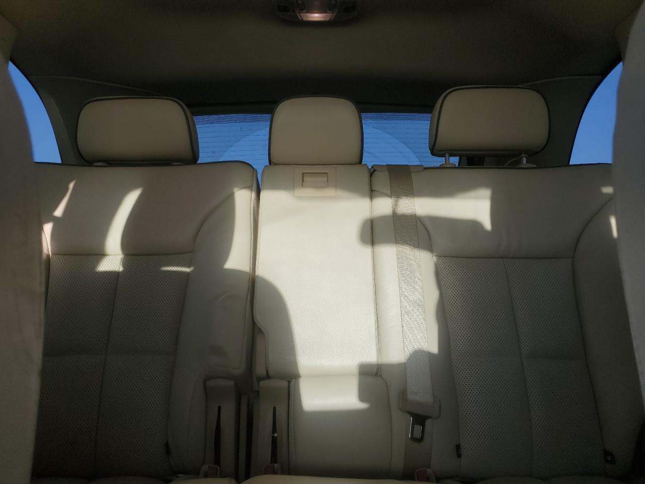2010 Lincoln MKX - Image 10
