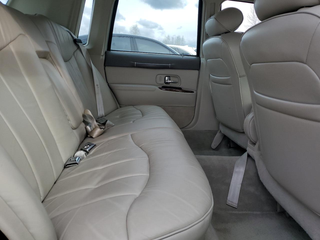1997 Lincoln Town Car - Image 10