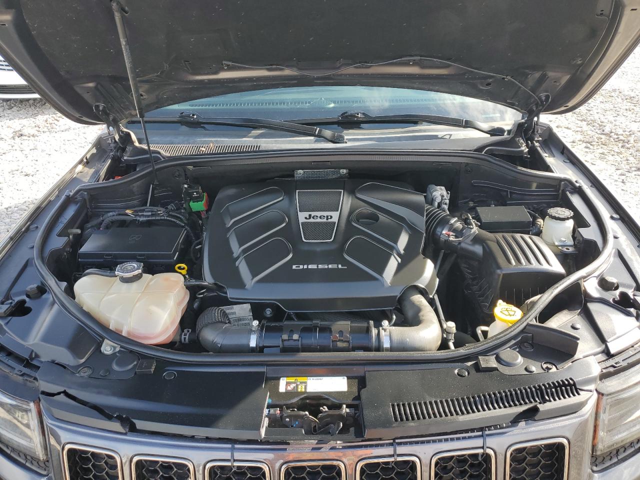 2015 Jeep Grand Cherokee - Image 12