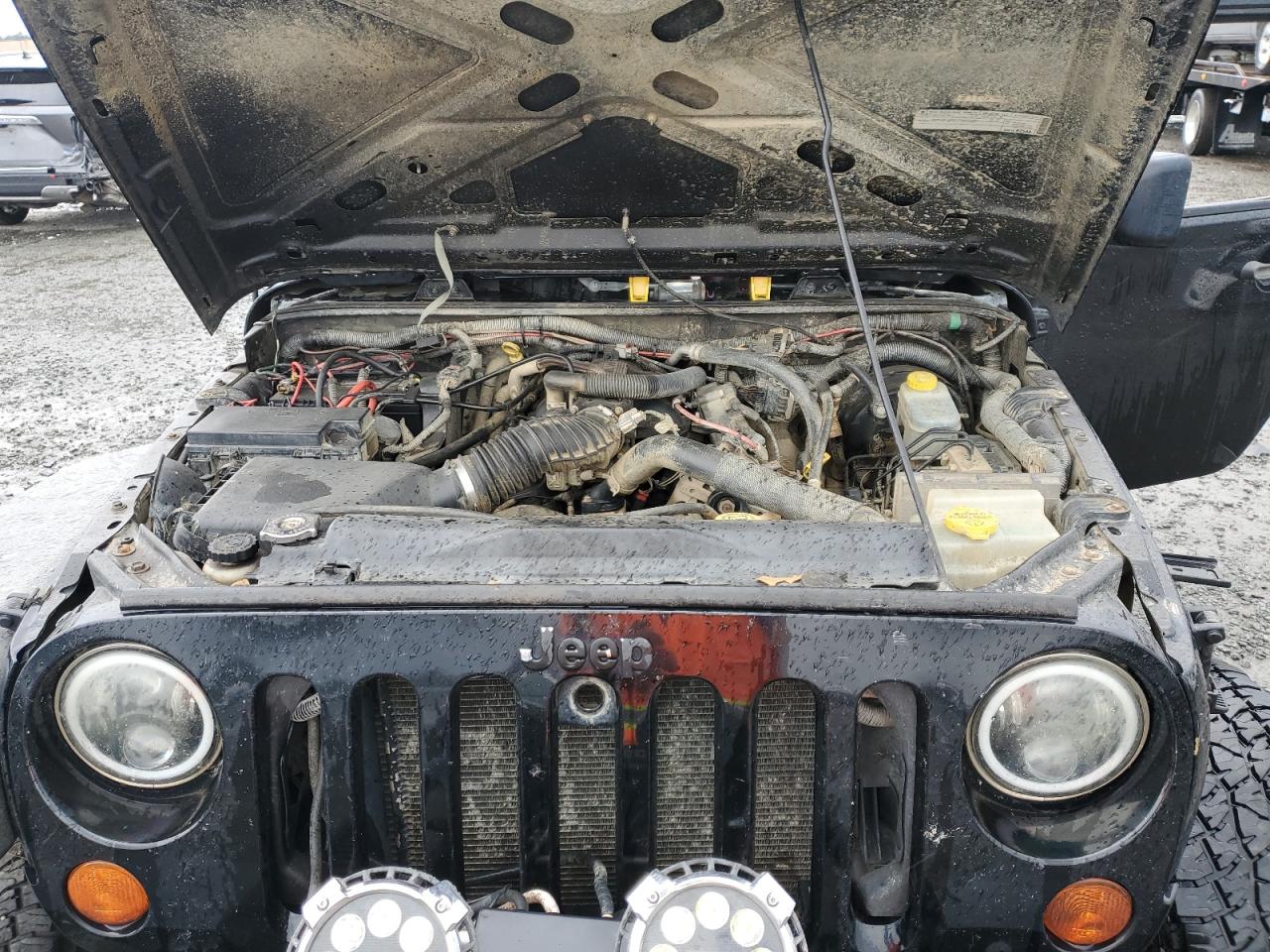 2009 Jeep Wrangler - Image 11