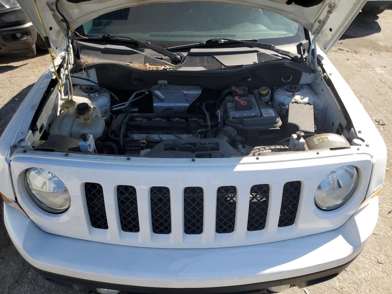 2015 Jeep Liberty (Patriot) - Image 11
