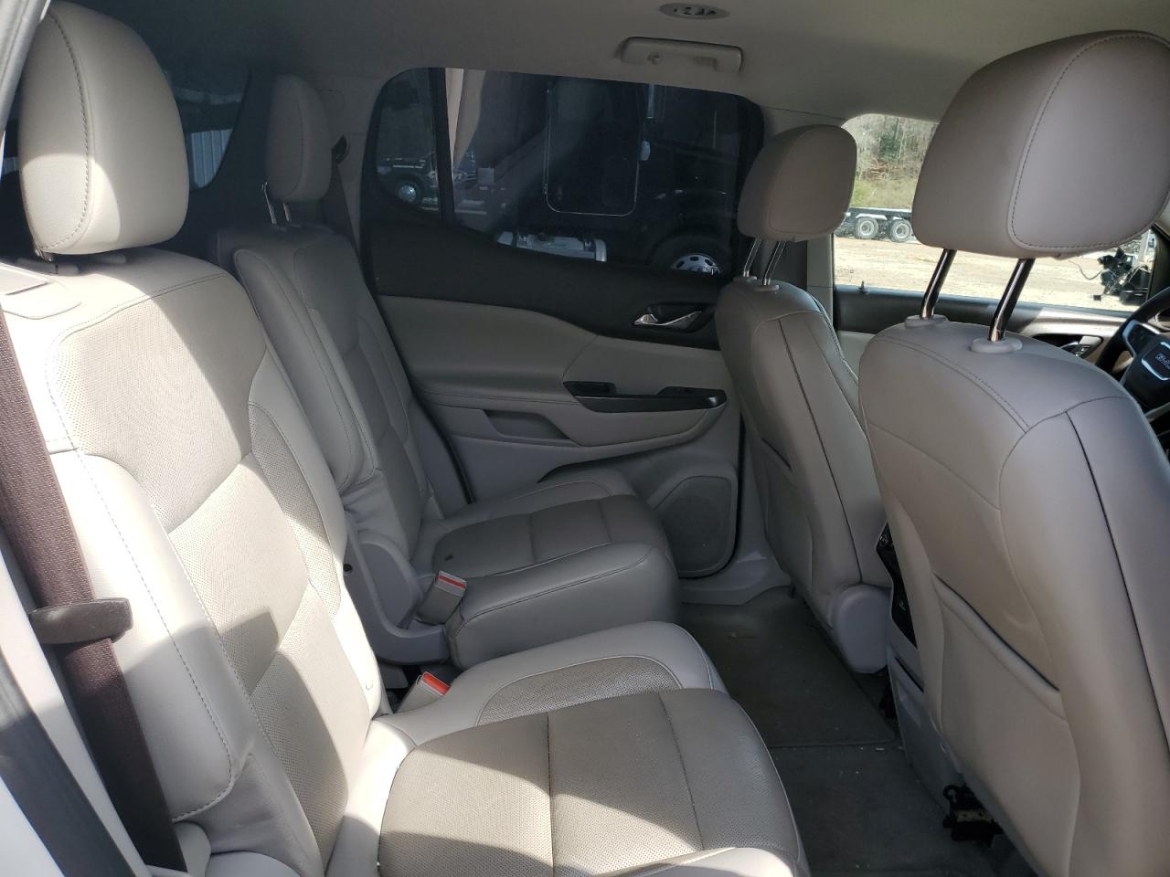 2017 GMC Acadia - Image 11