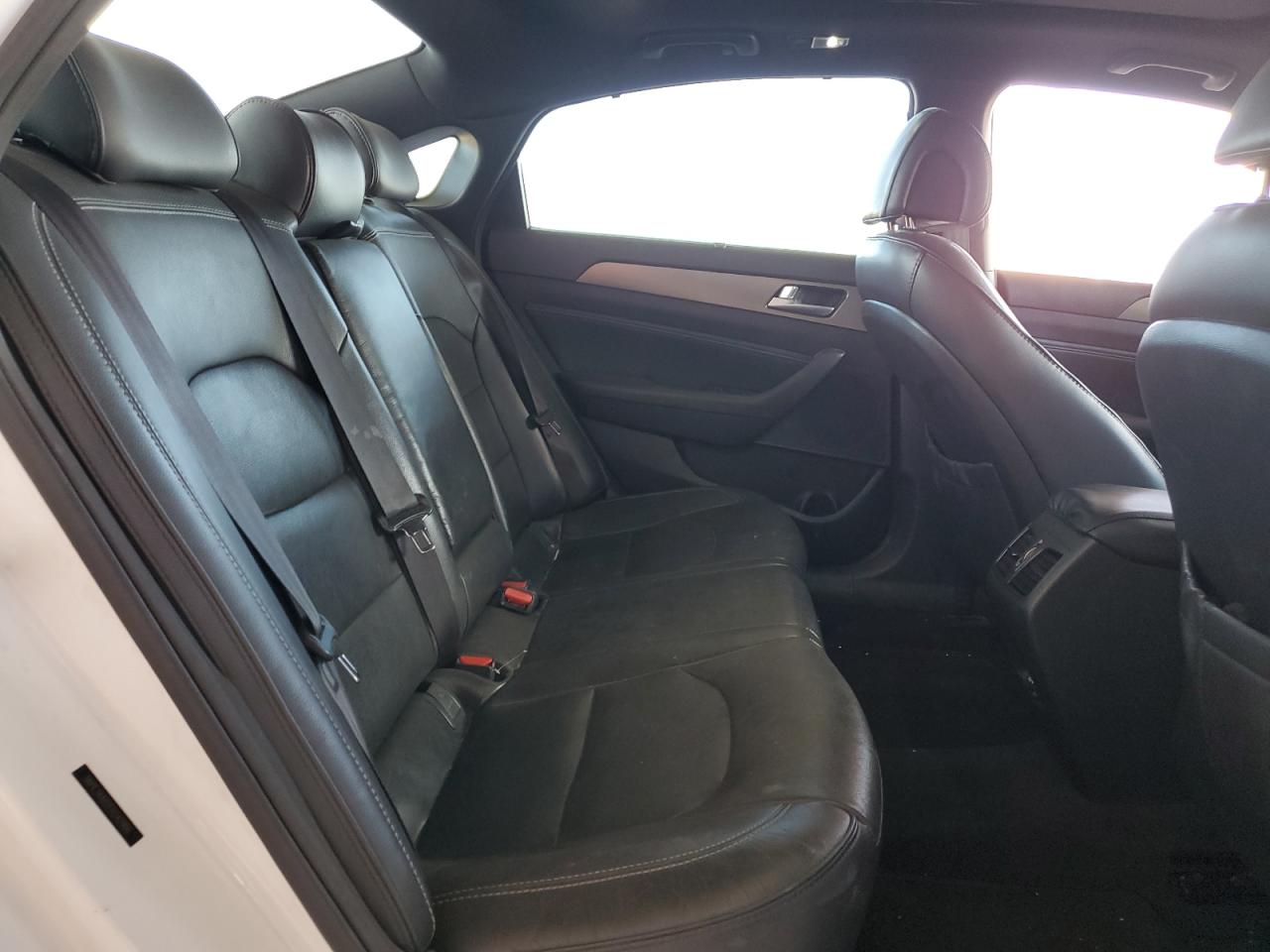 2015 Hyundai Sonata - Image 10