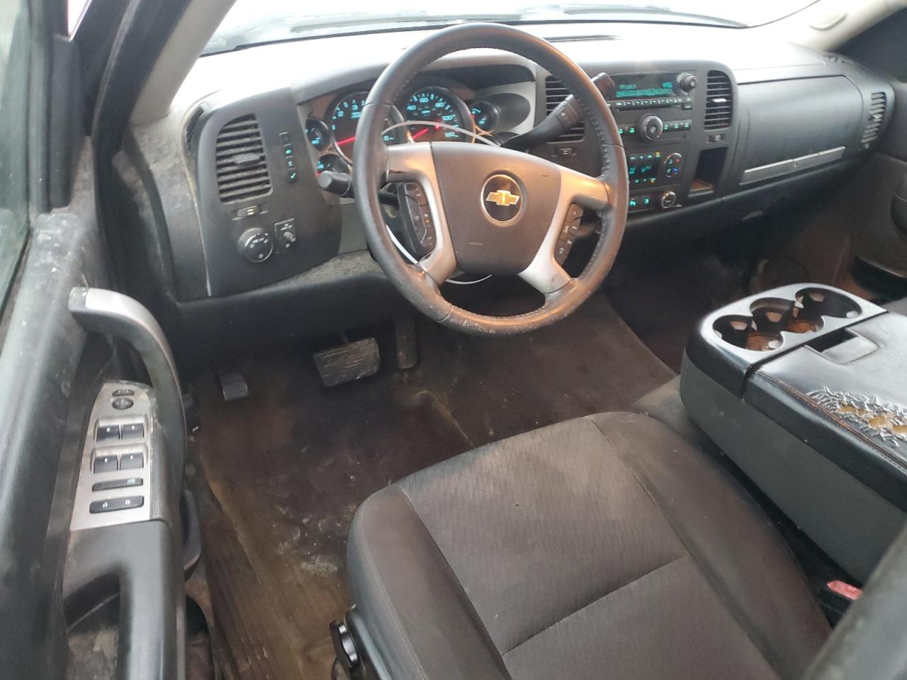 2011 Chevrolet Silverado - Image 8