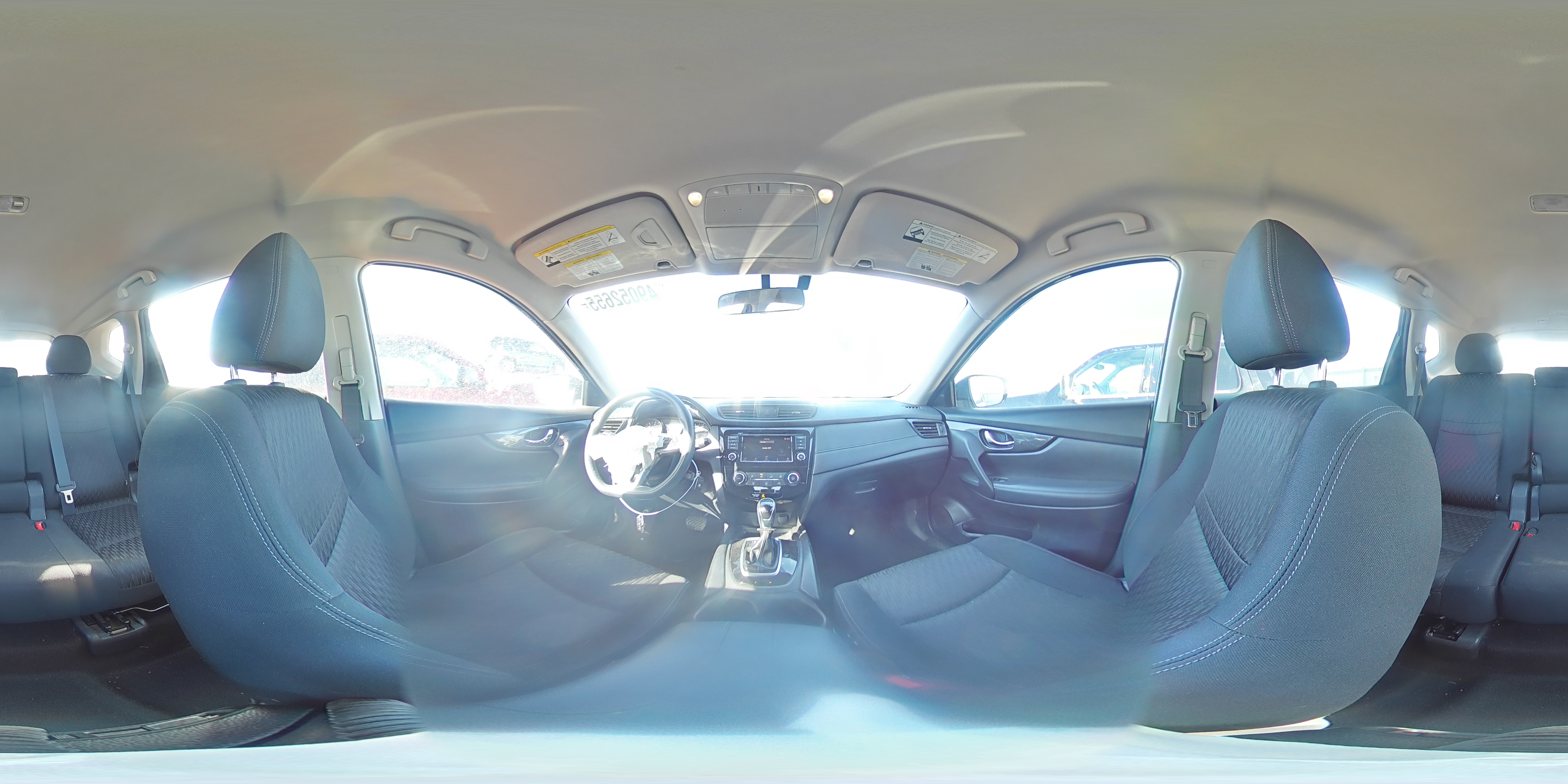 2018 Nissan Rogue - Image 14